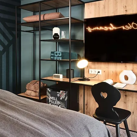 Places By Valamar Hotell 4*