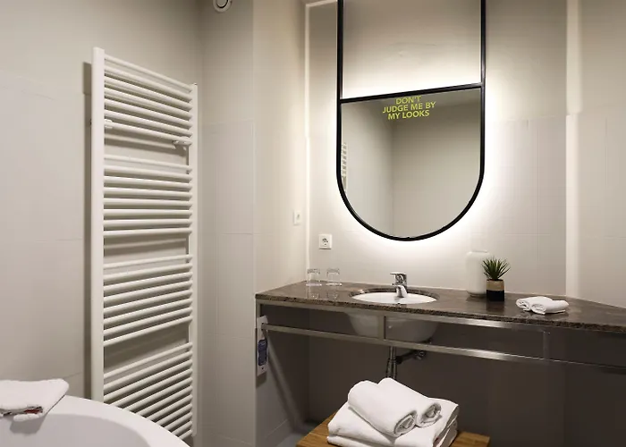 Places By Valamar فندق اوبرتاورن